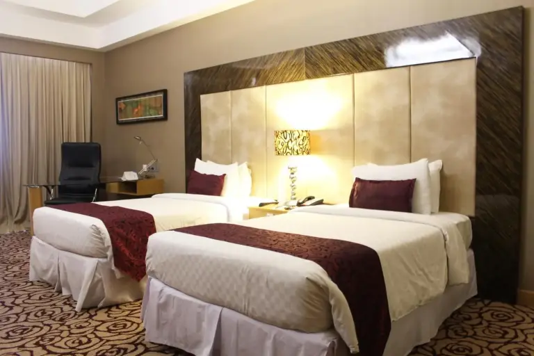 Wyndham Surabaya twin bed room